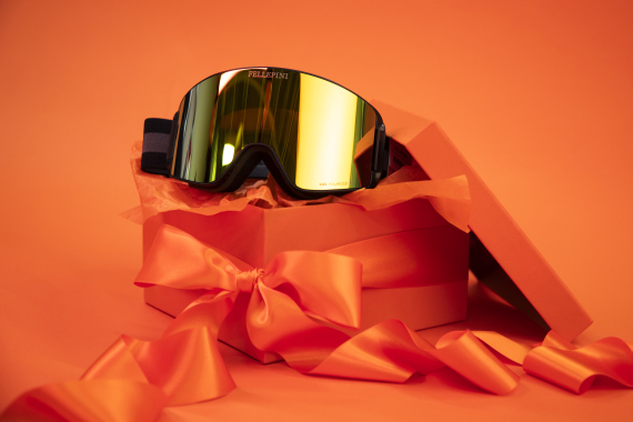 Nainen aurinkolaseissa